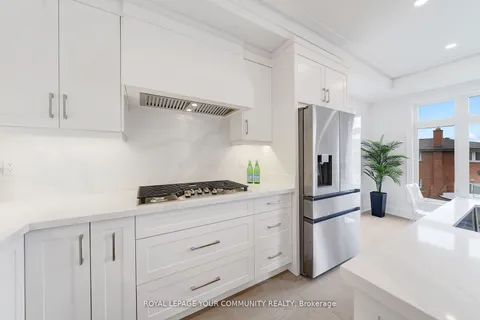 33 St. Gaspar Crt, Toronto, ON M9L 0A4