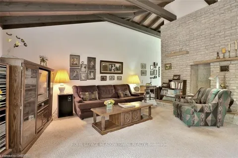 225/269 Campbell Ave, Milton, ON L0P 1B0