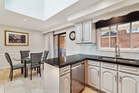 38 Larchmere Ave, Toronto, ON M9L 2N3