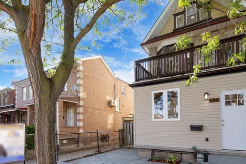 134 Millicent St, Toronto, ON M6H 1W4