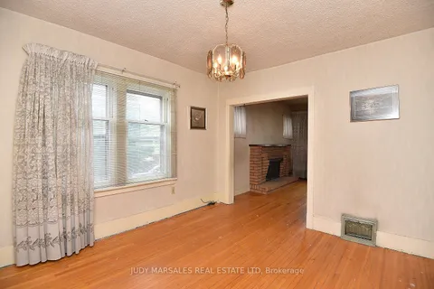 493 Crosby Ave, Burlington, ON L7R 2R6