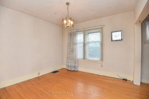 493 Crosby Ave, Burlington, ON L7R 2R6