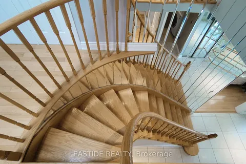 3517 Copernicus Dr, Mississauga, ON L5B 3K6