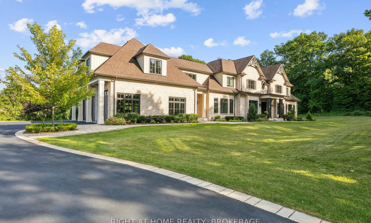 2606 Harvestmoon Lane, Burlington, ON L7P 0N5