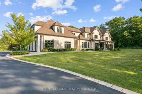 2606 Harvestmoon Lane, Burlington, ON L7P 0N5