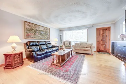 43 Starview Dr, Toronto, ON M9M 1K7