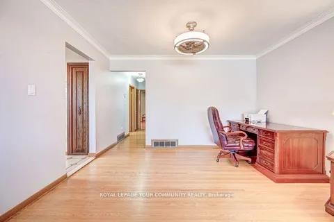 43 Starview Dr, Toronto, ON M9M 1K7