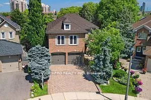 5121 Parkplace Circ, Mississauga, ON L5V 2M1
