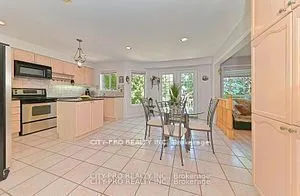 5121 Parkplace Circ, Mississauga, ON L5V 2M1