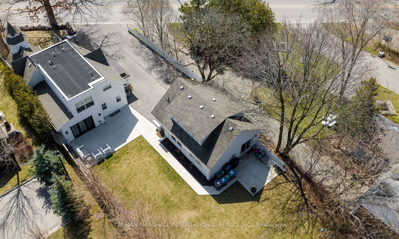 1207 Lorne Park Rd, Mississauga, ON L5H 3A7