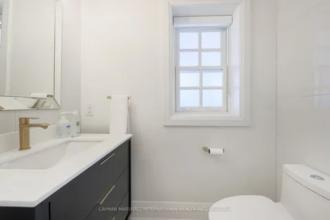 1207 Lorne Park Rd, Mississauga, ON L5H 3A7
