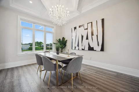 350 Weighton Dr, Oakville, ON L6K 2R4