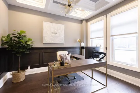 1325 Sheldon Ave, Oakville, ON L6L 2P9