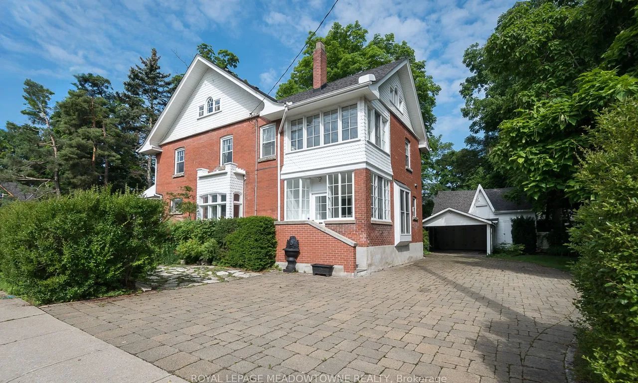 397 Trafalgar Rd, Oakville, ON L6J 3H8