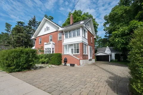 397 Trafalgar Rd, Oakville, ON L6J 3H8