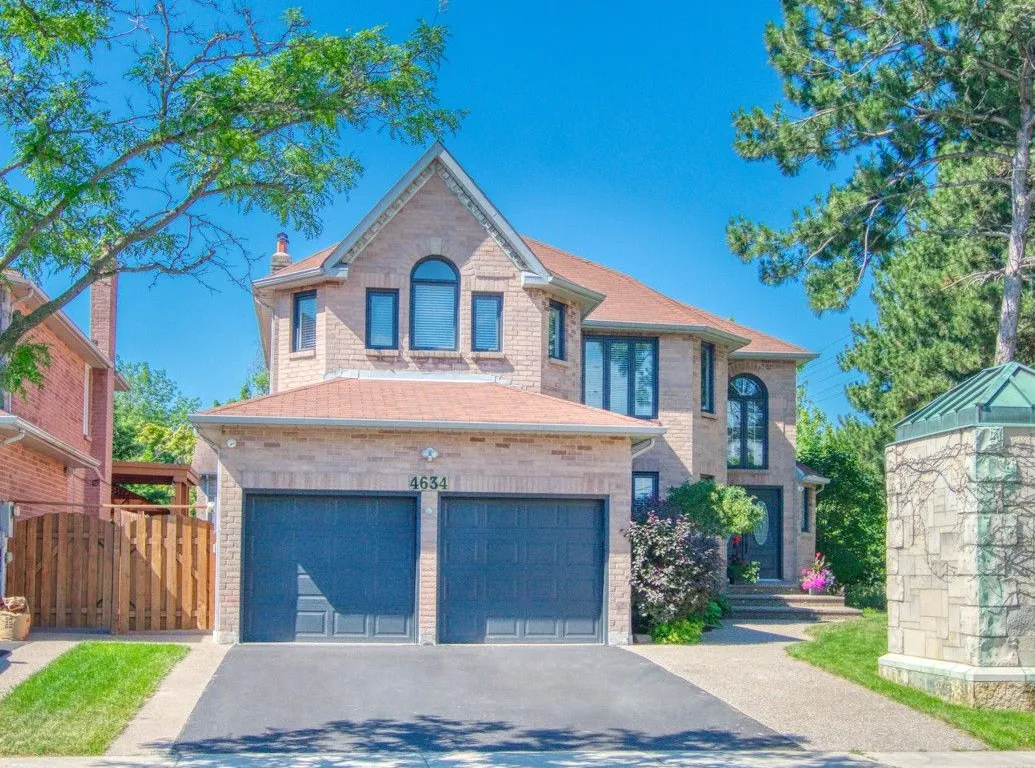 4634 Inverness Blvd, Mississauga, ON L5M 3L1
