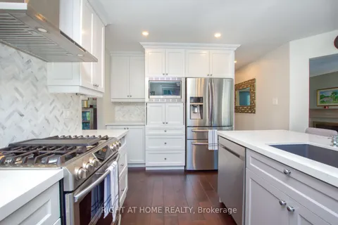 4634 Inverness Blvd, Mississauga, ON L5M 3L1