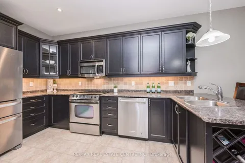 14 James Arnott Cres, Orangeville, ON L9W 0B5