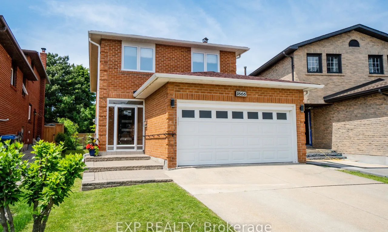 1666 Shale Oak Mews, Mississauga, ON L4W 2L8