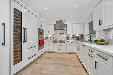 1217 Bowman Dr, Oakville, ON L6M 2T4