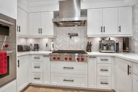 1217 Bowman Dr, Oakville, ON L6M 2T4