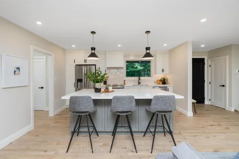 9793 8th Line, Halton Hills, ON L7G 4S5