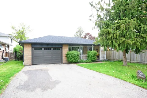 2054 Davebrook Rd, Mississauga, ON L5J 3M5