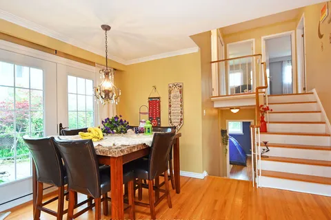 2054 Davebrook Rd, Mississauga, ON L5J 3M5