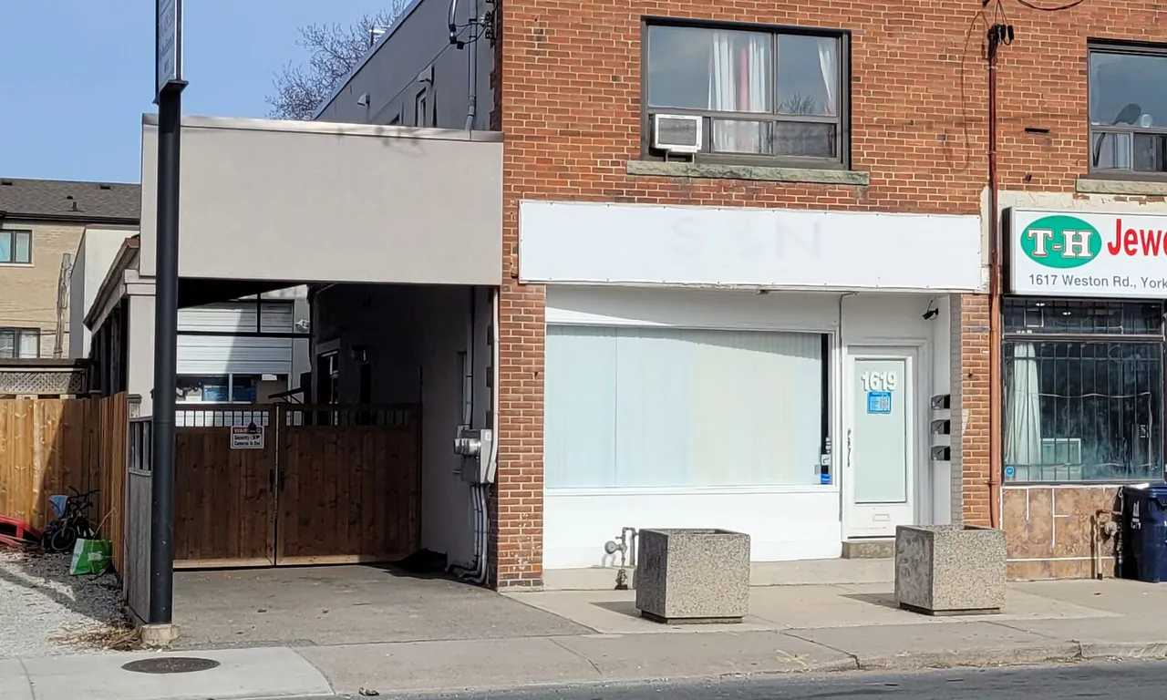 1619 Weston Rd, Toronto, ON M9N 1T8