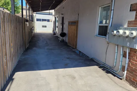 1619 Weston Rd, Toronto, ON M9N 1T8