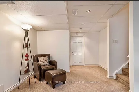 13 Percy Gate, Brampton, ON L7S 3S1