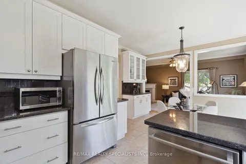 3136 Baron Dr, Mississauga, ON L5M 6V7