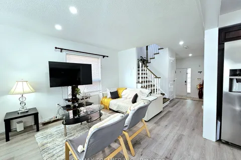 24 Rivermere Crt, Brampton, ON L7A 1R4