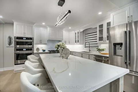 185 Hendrie Ave, Burlington, ON L7T 4B8