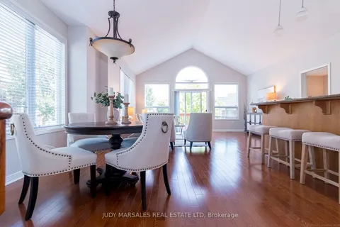 4400 Millcroft Park Dr, Burlington, ON L7M 5B5
