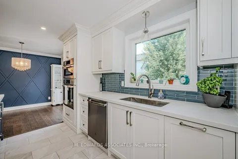 329 Silvana Cres, Burlington, ON L7L 2W3