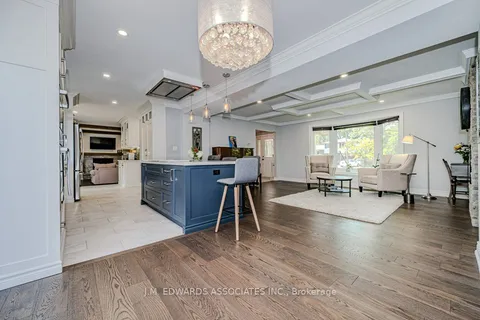 329 Silvana Cres, Burlington, ON L7L 2W3