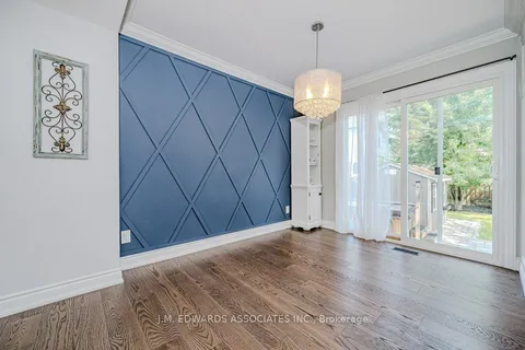 329 Silvana Cres, Burlington, ON L7L 2W3