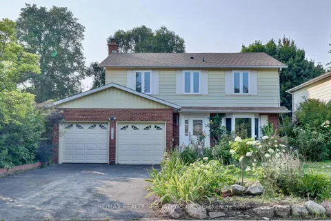 2143 Perran Dr, Mississauga, ON L5K 1L9