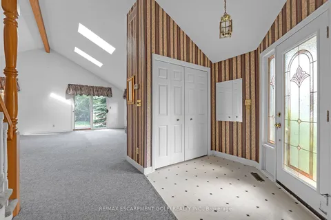 1243 Nathaniel Cres, Burlington, ON L7S 2A6