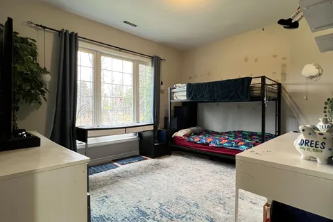 12 Deer Run Cres, Halton Hills, ON L7J 2L7