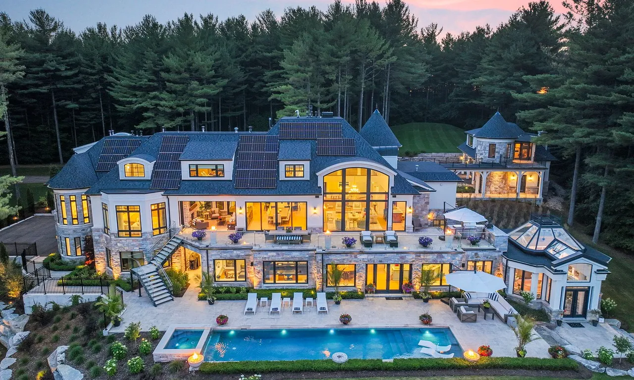 15466 The Gore Rd, Caledon, ON L7C 3E5