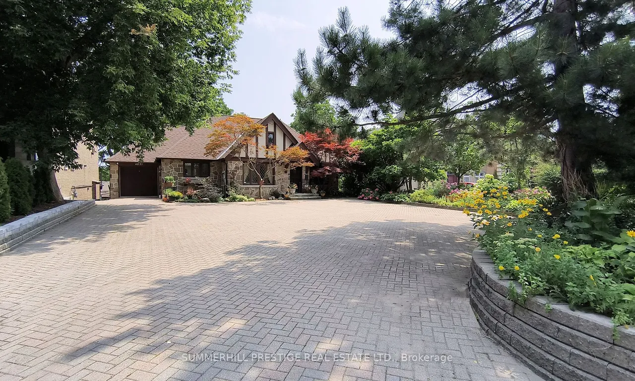 4657 Dundas St, Toronto, ON M9A 1A4