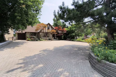 4657 Dundas St, Toronto, ON M9A 1A4