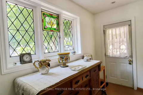 4657 Dundas St, Toronto, ON M9A 1A4