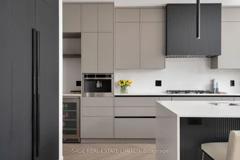 1175 Ogden Ave, Mississauga, ON L5E 2G8