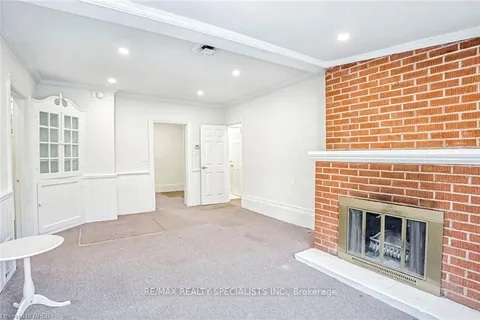 1441 Ontario St, Burlington, ON L7S 1G5