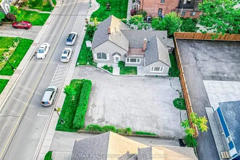 1441 Ontario St, Burlington, ON L7S 1G5