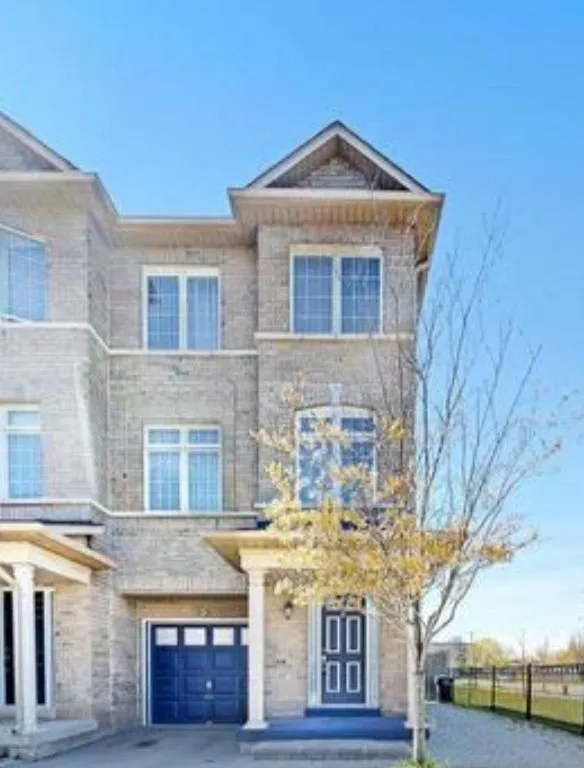 7035 Rexwood Rd, Mississauga, ON L4T 4M7