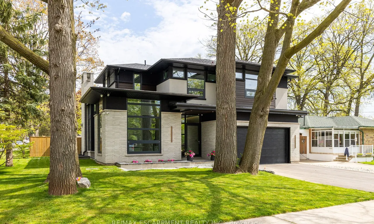 363 Burton Rd, Oakville, ON L6K 2L3